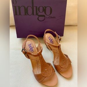 Indigo By Clarks Espadrille Wedge Sandals Woman’s 8.5 Brown Perforated Leather
